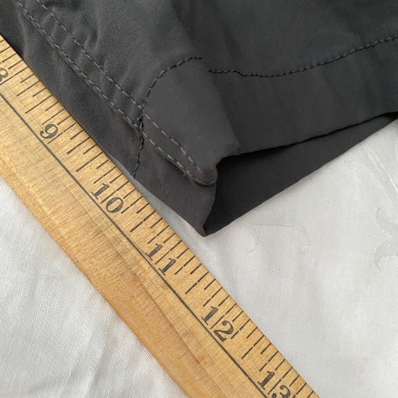 Eddie‎ Bauer Travex Men's Gray Casual Walking Shorts Size 35W - Picture 8 of 9